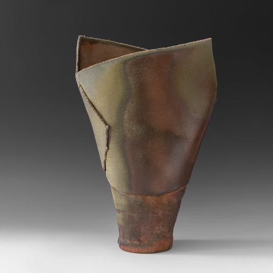 (#25) Shield Vase 1