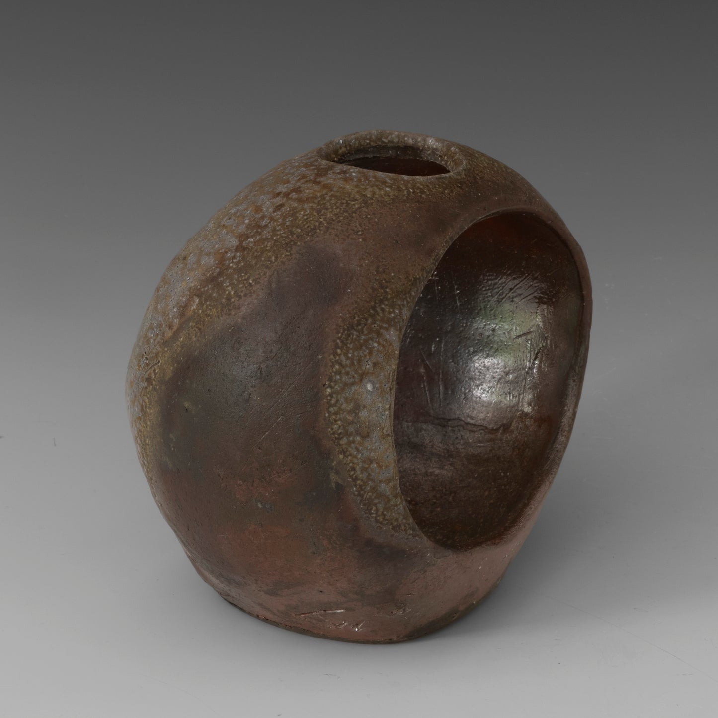 (#31) Small Aperture Vase