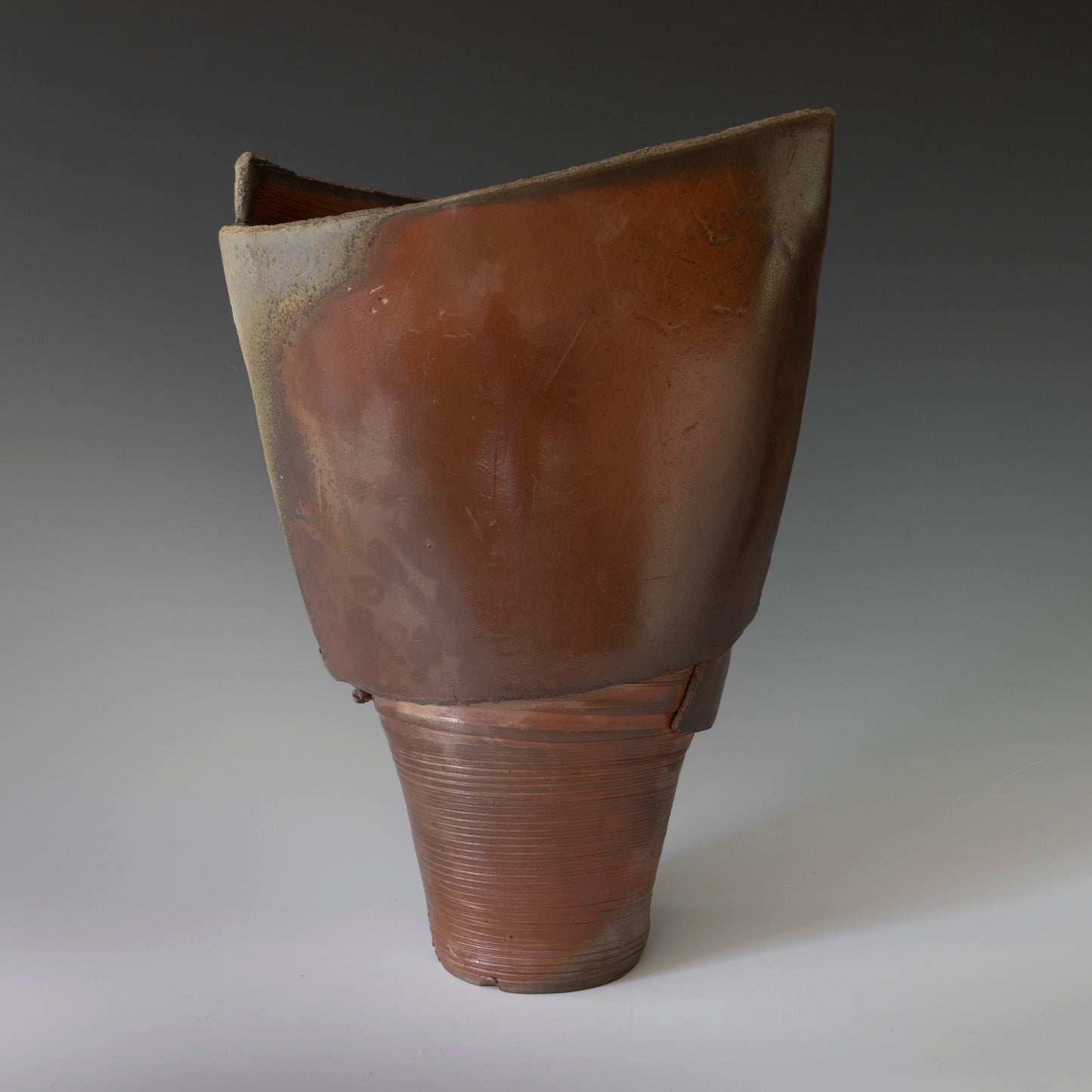 (#08) Shield Vase