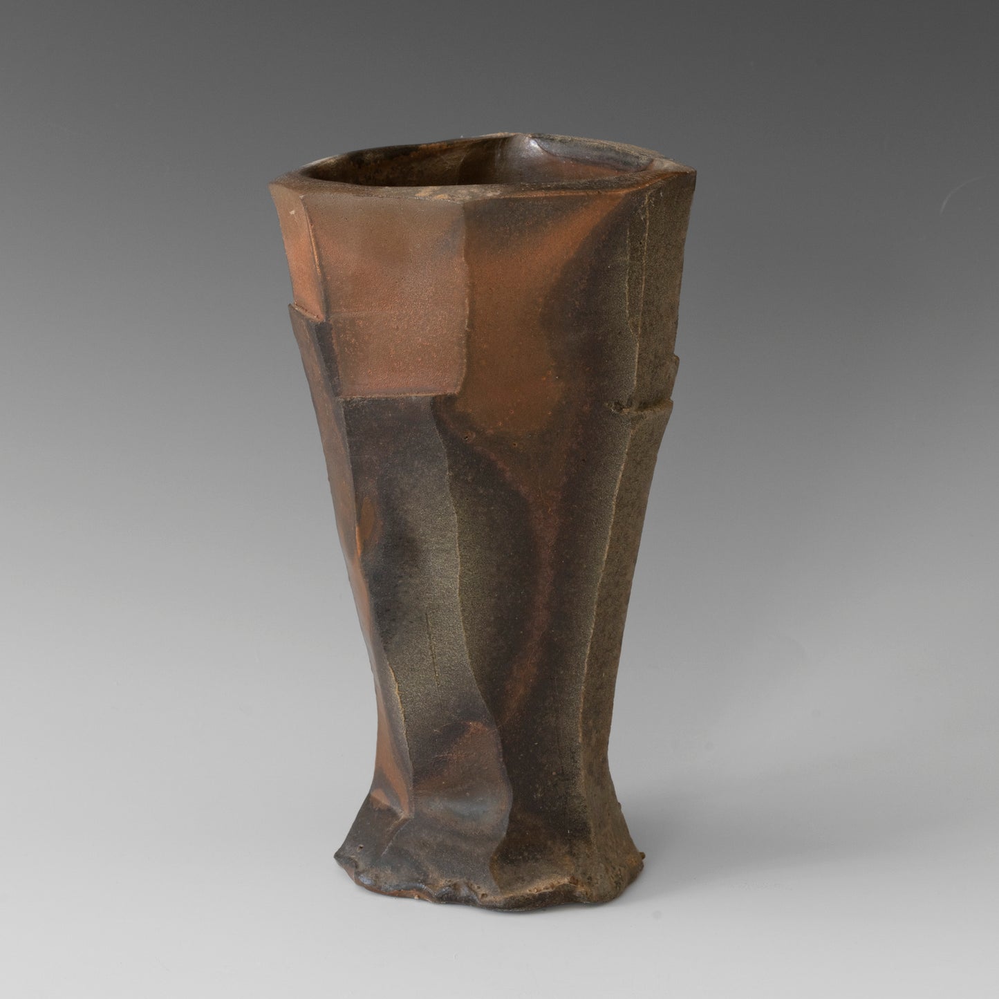 (#05) Tricorn Vase