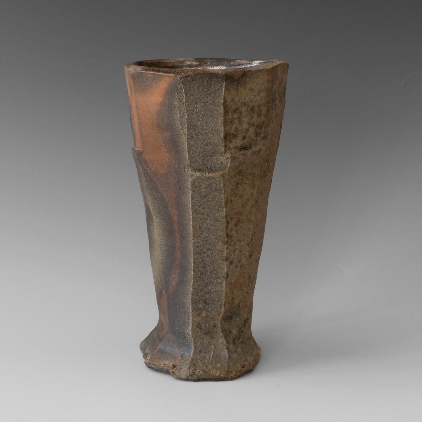 (#05) Tricorn Vase